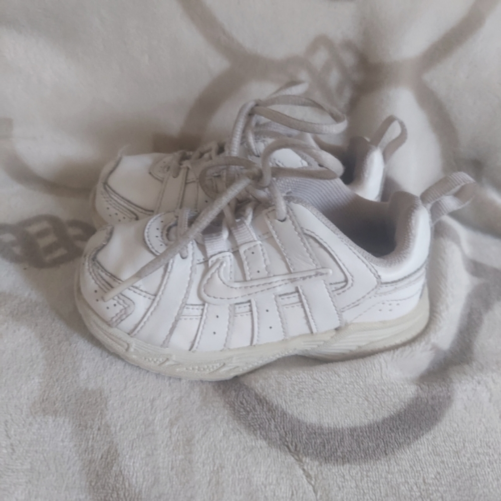 Nike 💥 Toddler's White Leather Sneakers